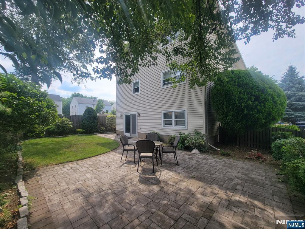 property viewer photo 6