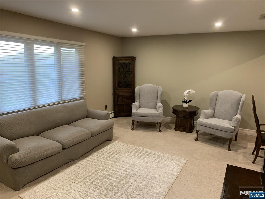 property viewer photo 8
