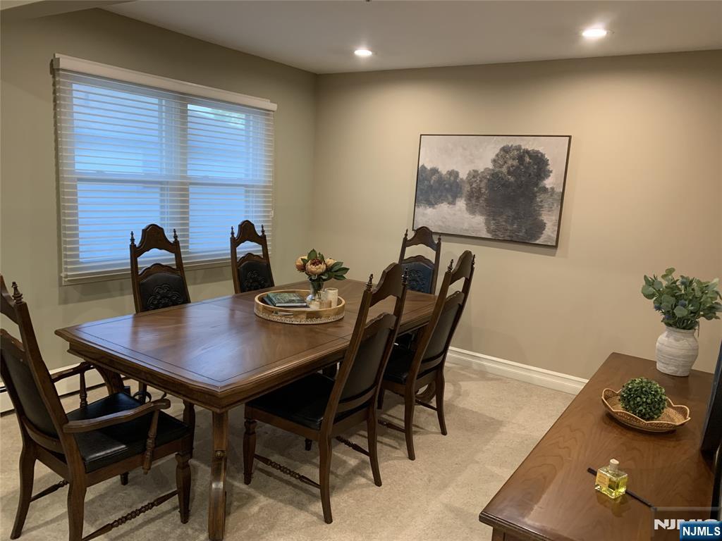 property viewer photo 9