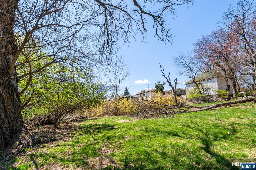 main property photo 12