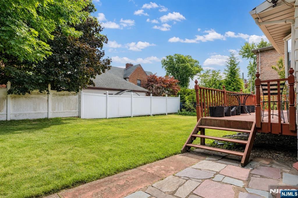 main property photo 19