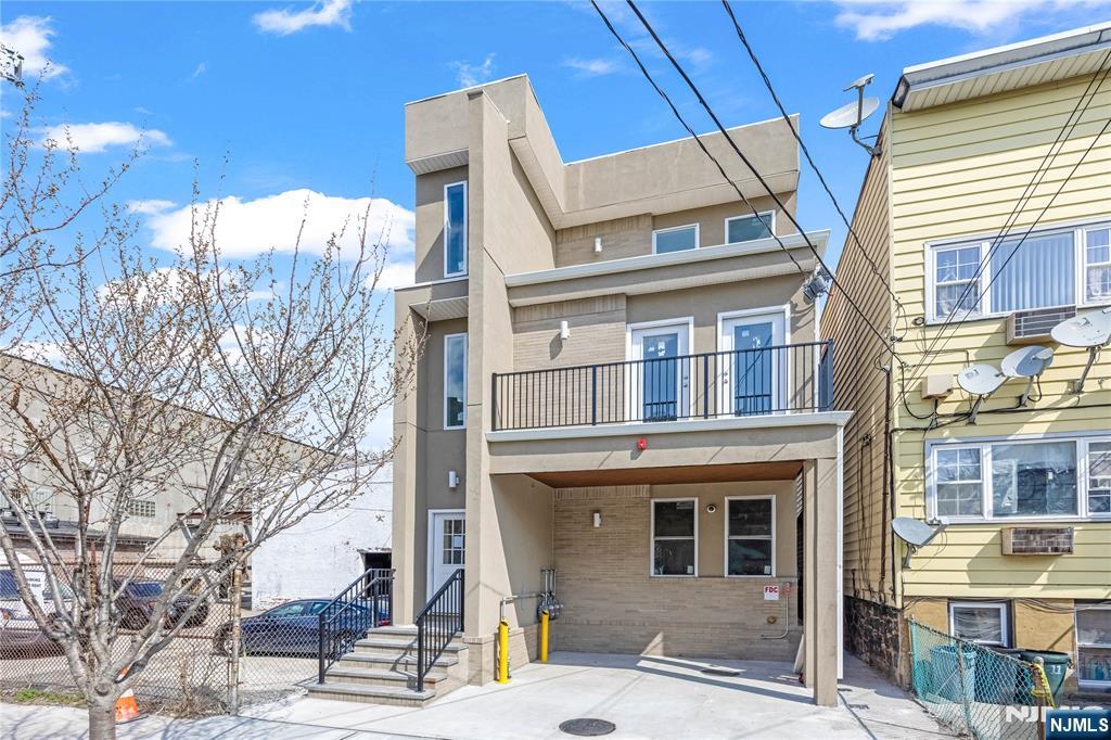 main property photo 23