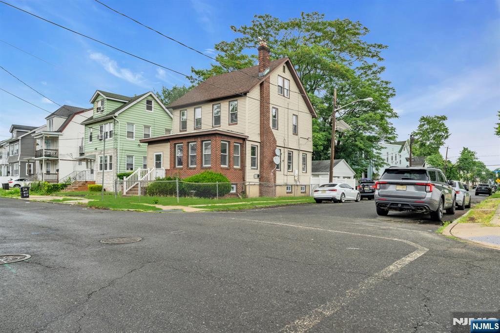main property photo 45