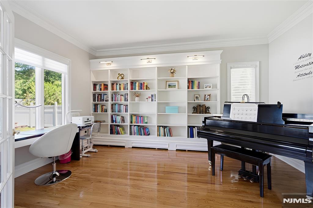 main property photo 7