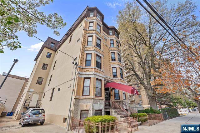 main property photo 17