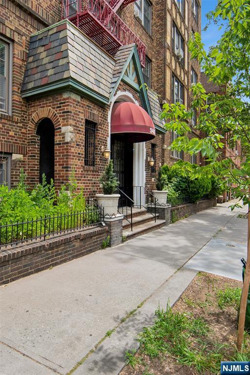 main property photo 36