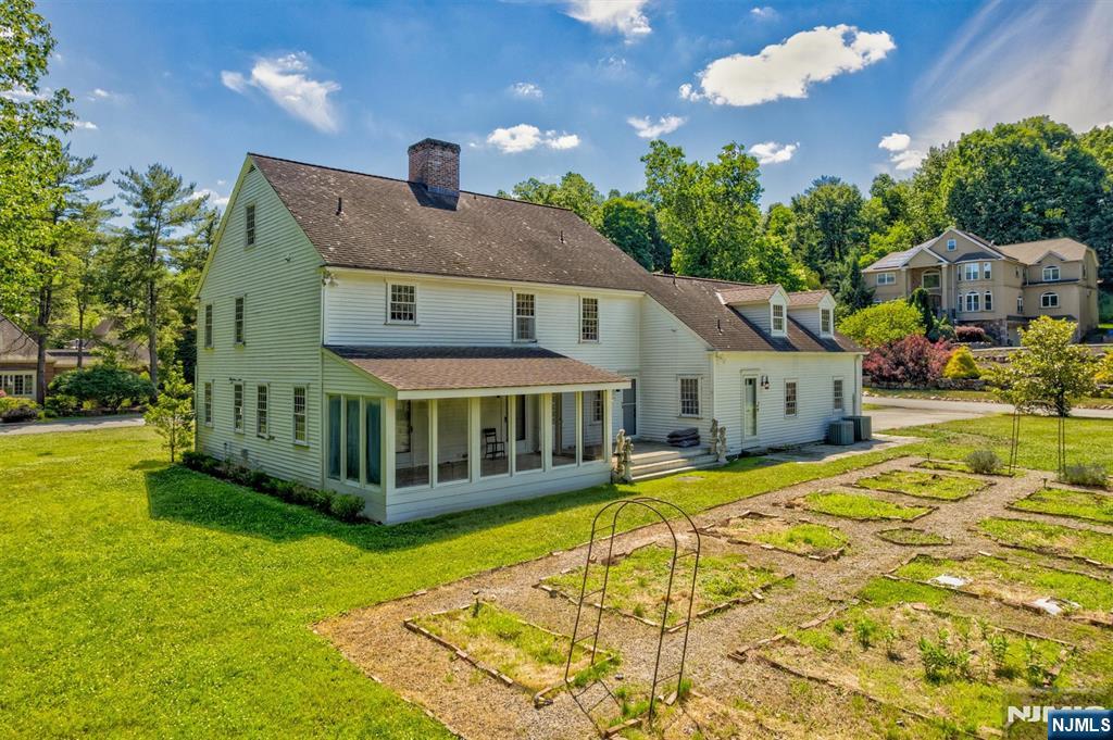 main property photo 32