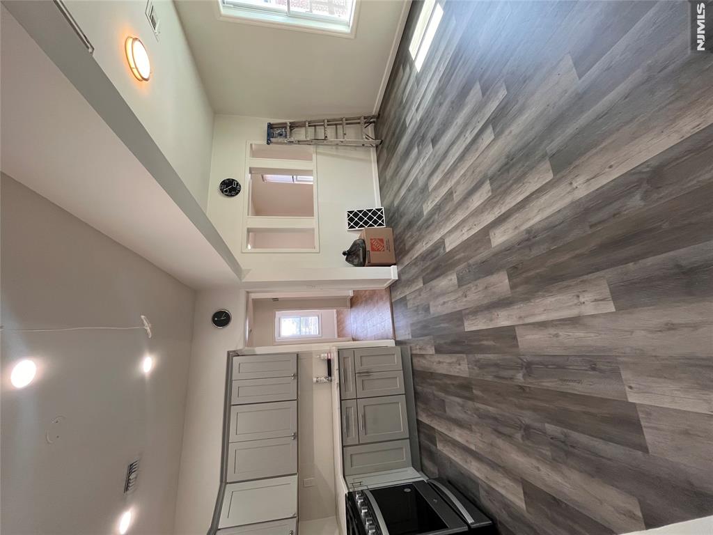 property viewer photo 1