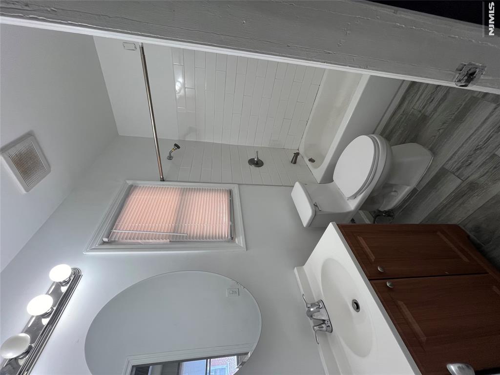 property viewer photo 3