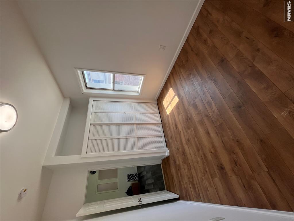 property viewer photo 4