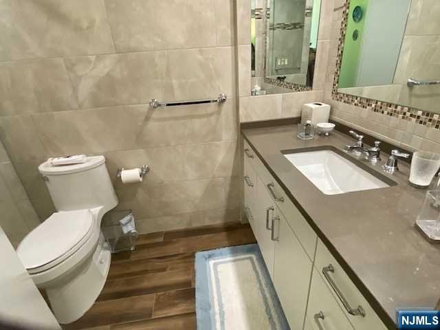 main property photo 9
