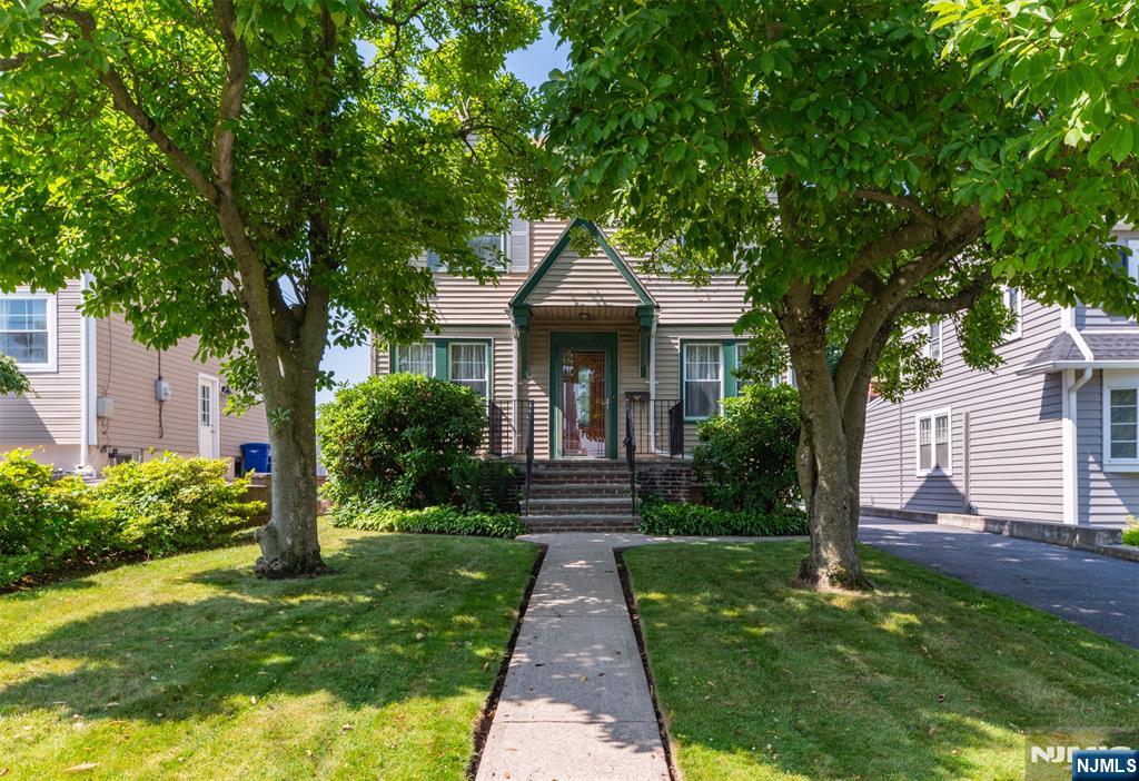 main property photo 28
