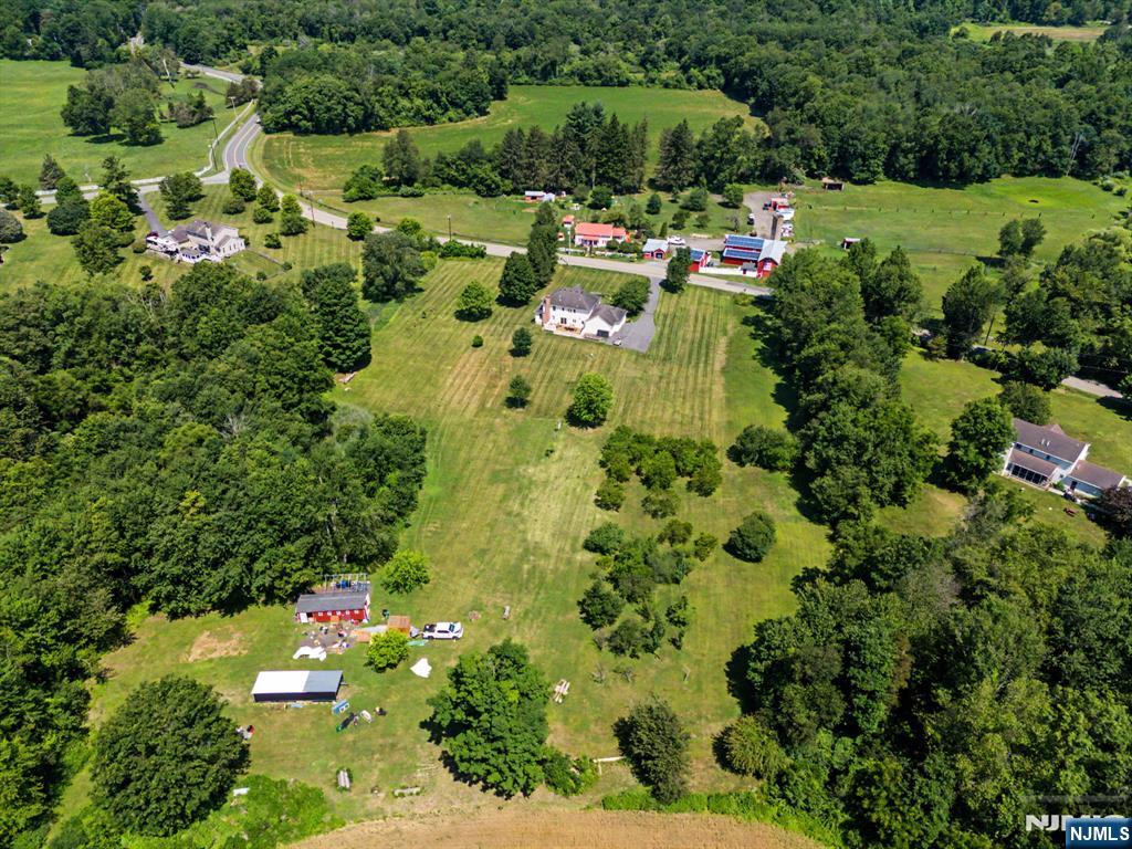 main property photo 40