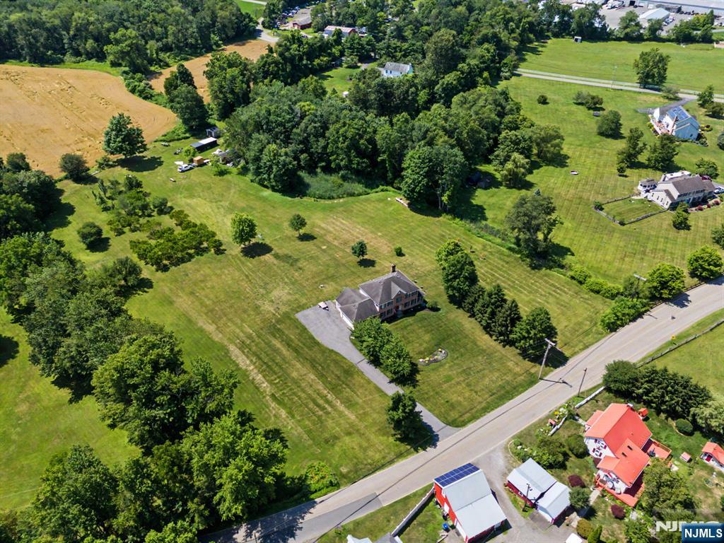 main property photo 41