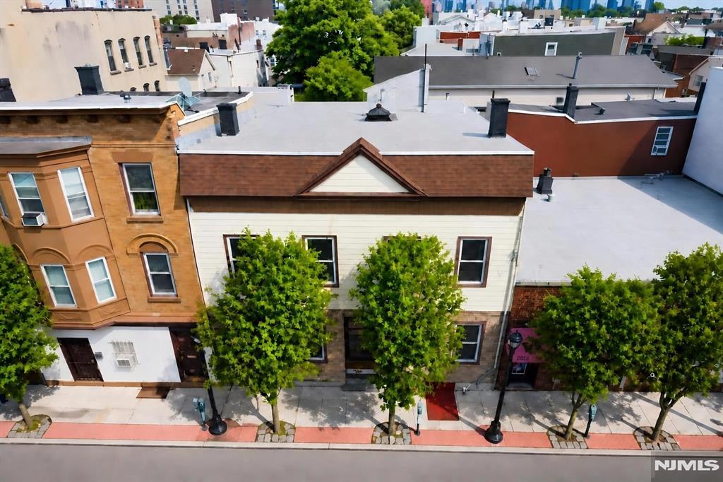 main property photo 29