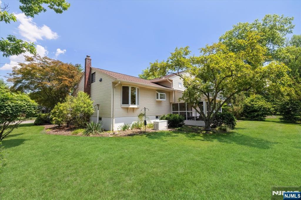 main property photo 33