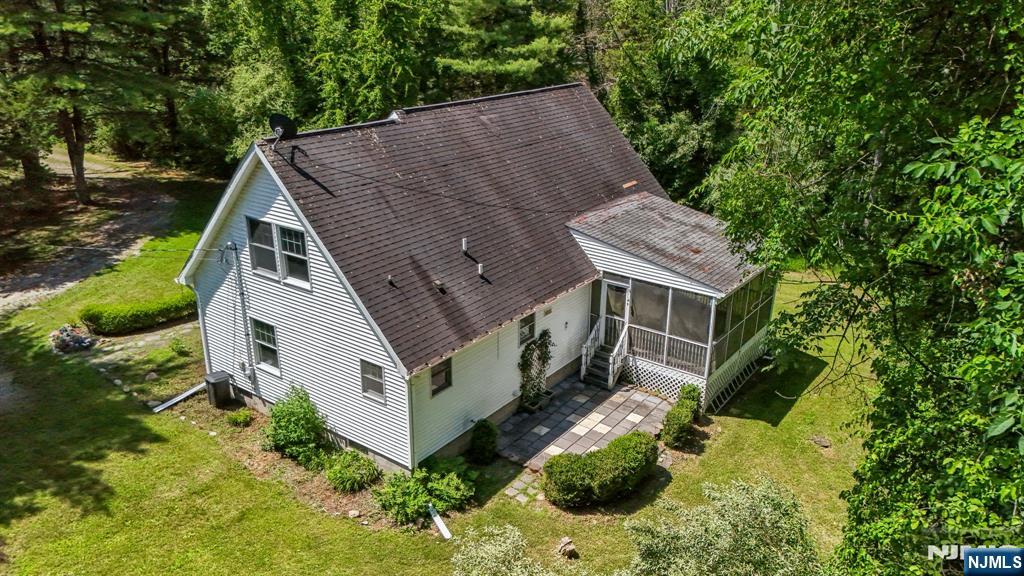 main property photo 25