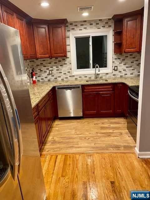 property viewer photo 2