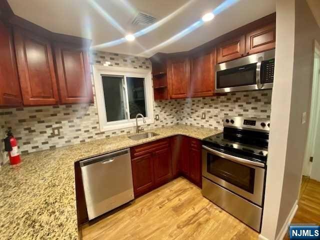 property viewer photo 3