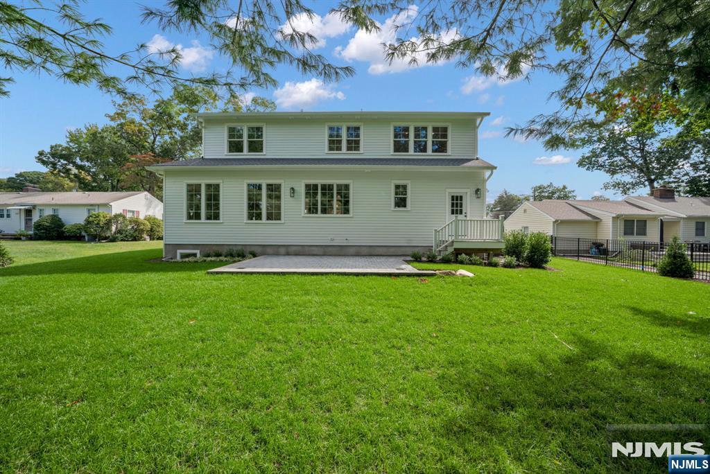 main property photo 40