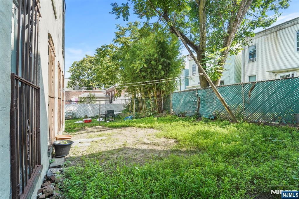 main property photo 17