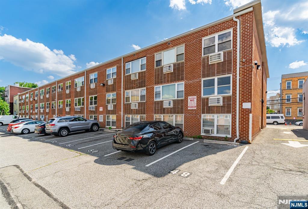 main property photo 16