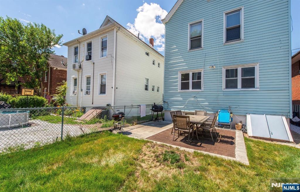 main property photo 13