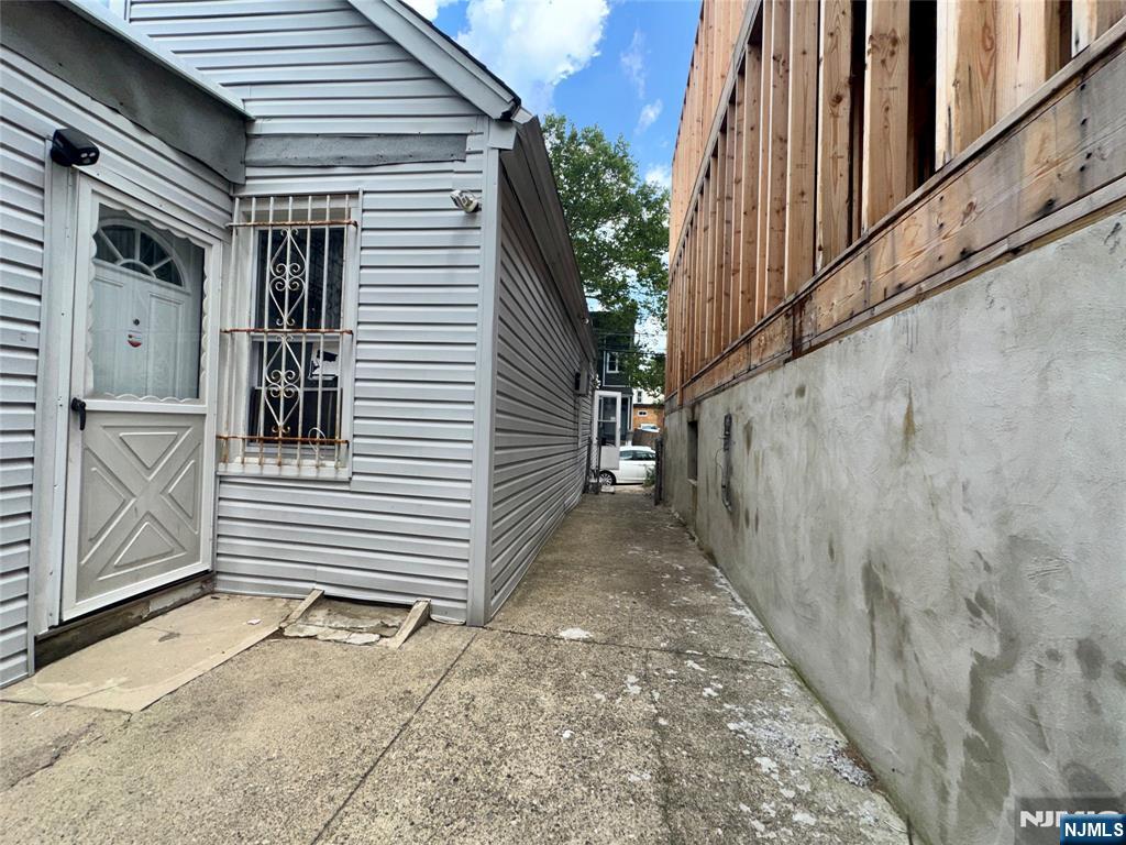 main property photo 20