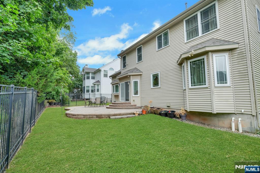 main property photo 38