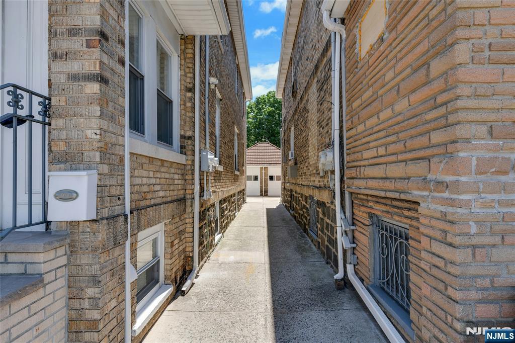 main property photo 47