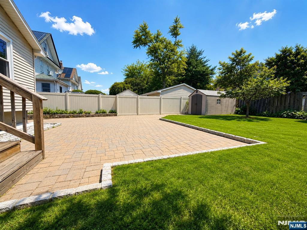 main property photo 18