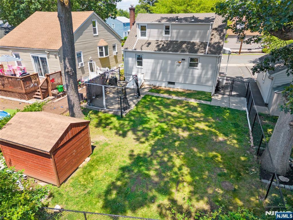 main property photo 27