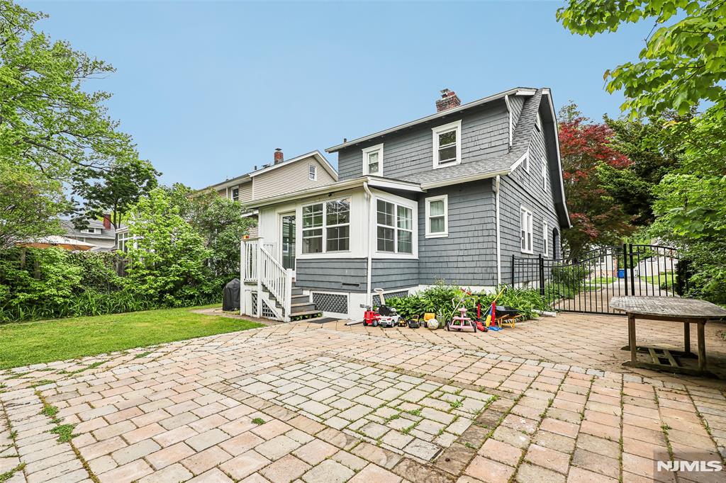 main property photo 48