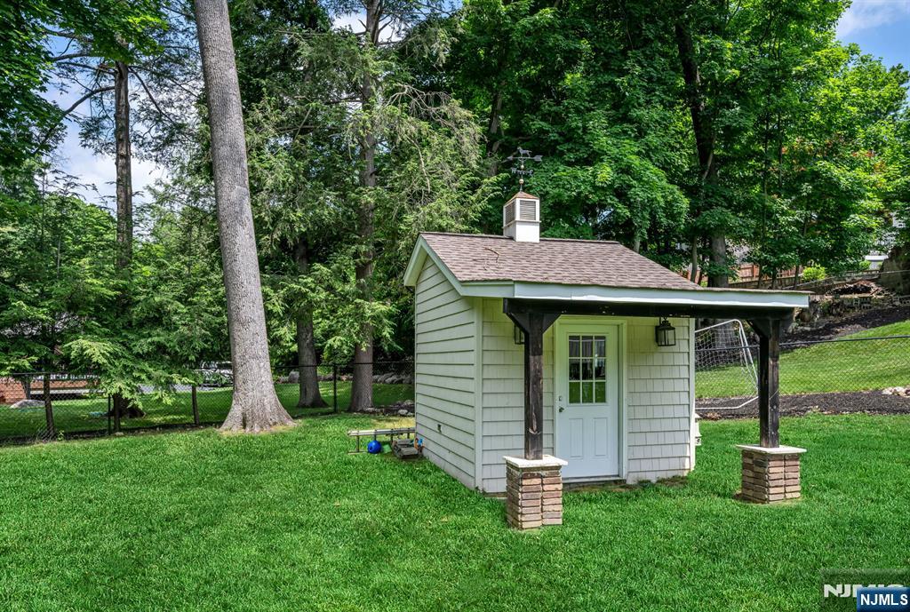 main property photo 35