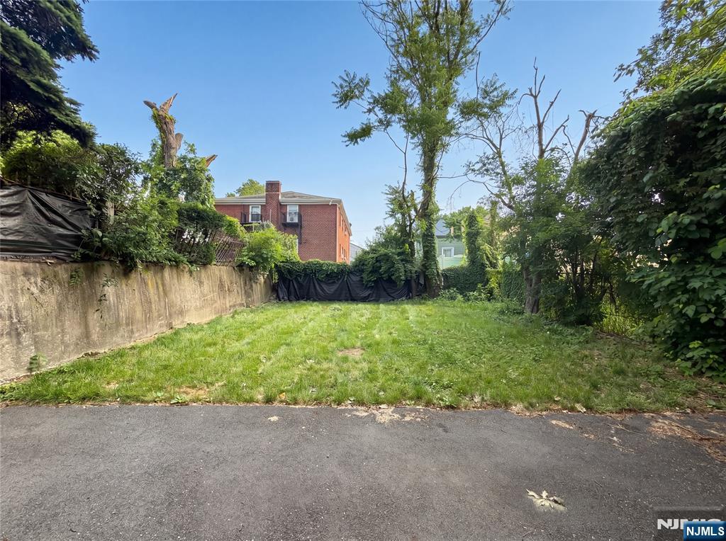 main property photo 15