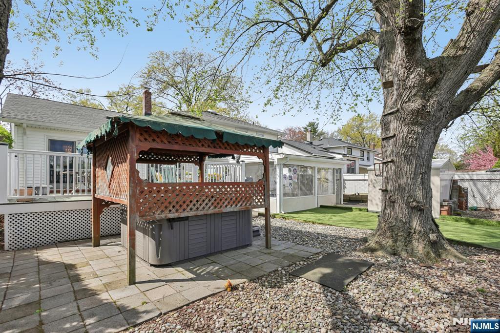 main property photo 27
