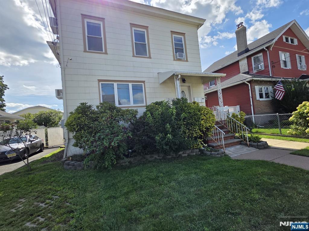 main property photo 12