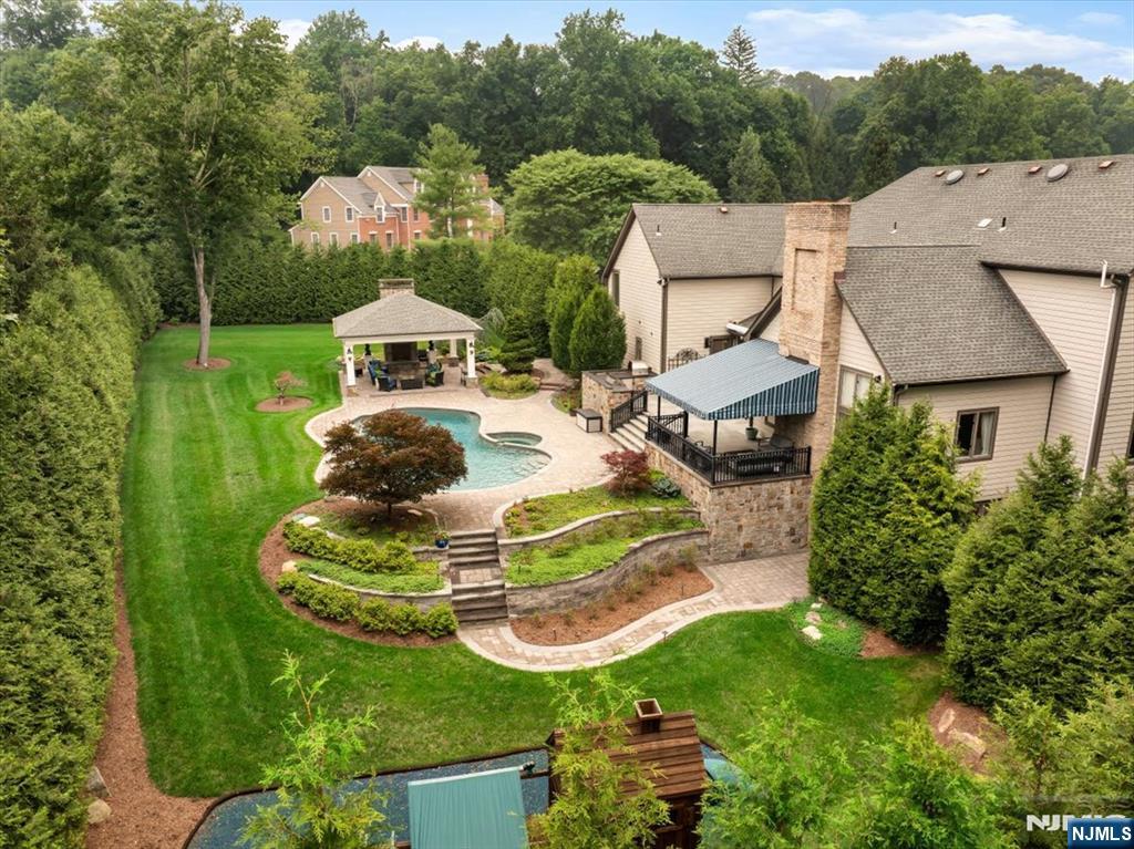 main property photo 45