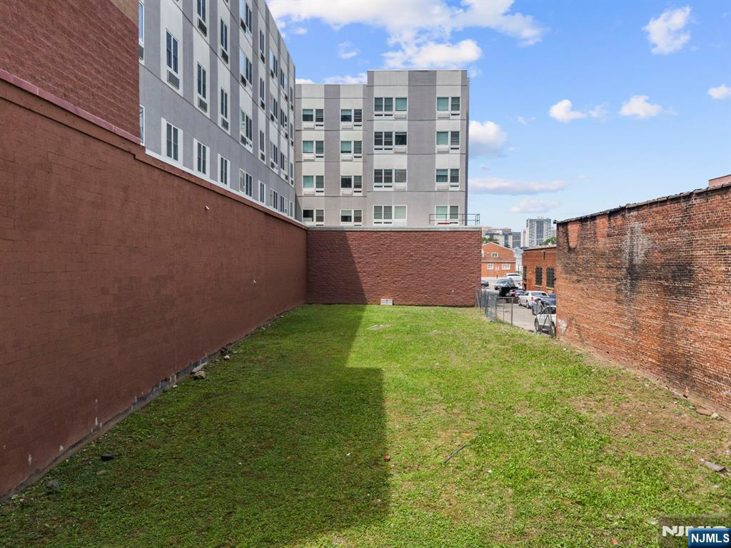 main property photo 6