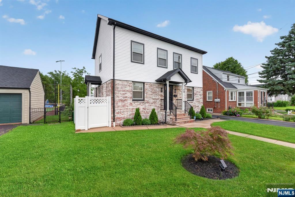 main property photo 40