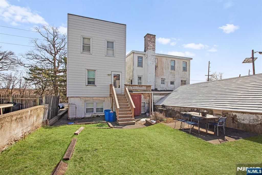main property photo 10