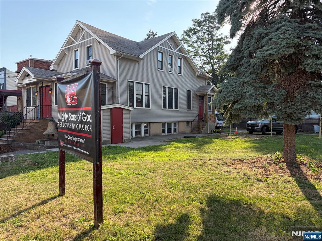 main property photo 10