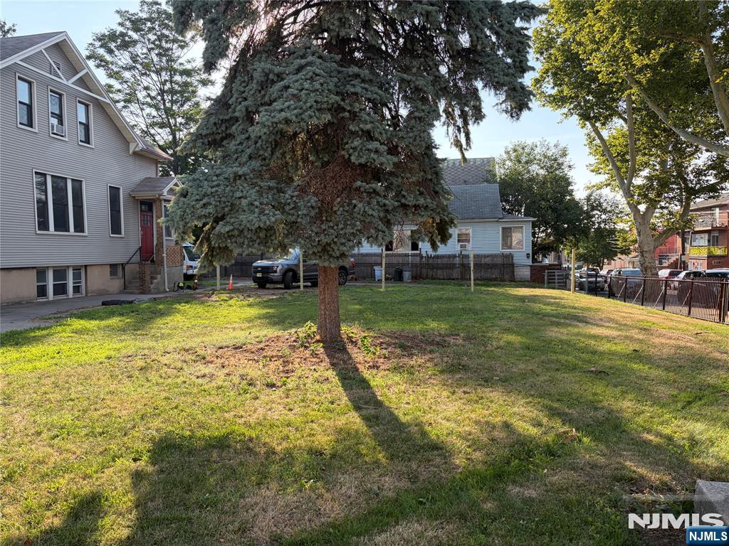 main property photo 12