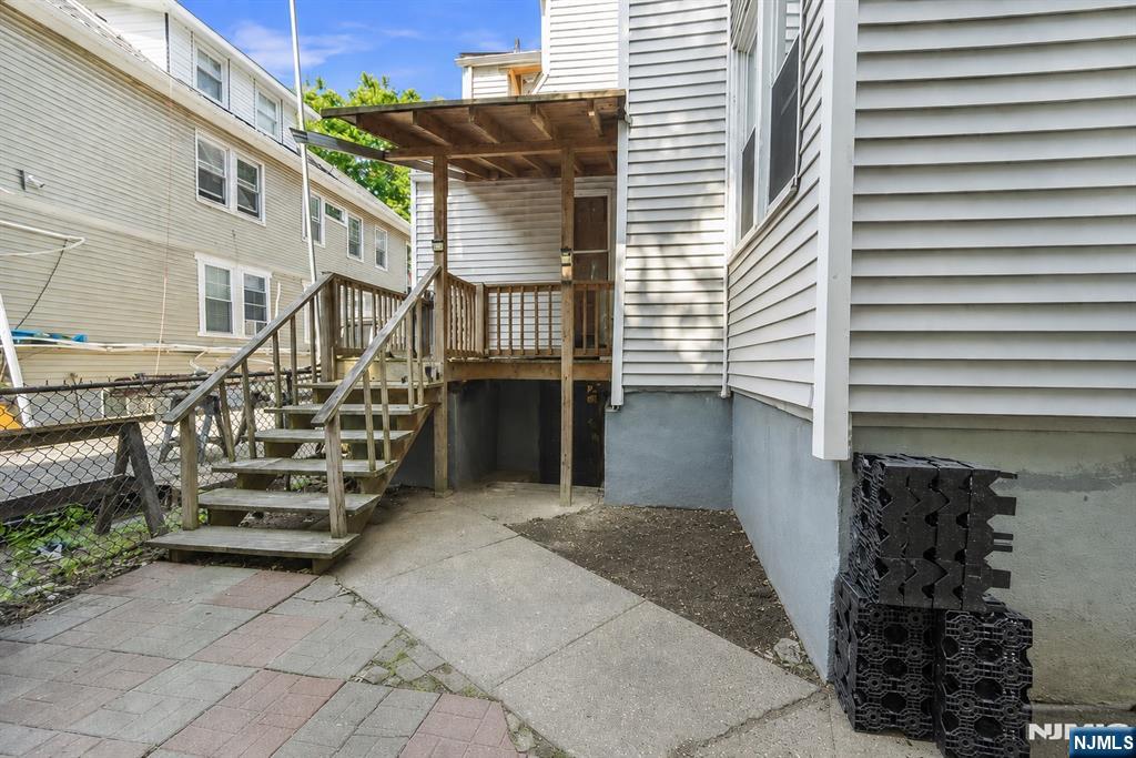 main property photo 18