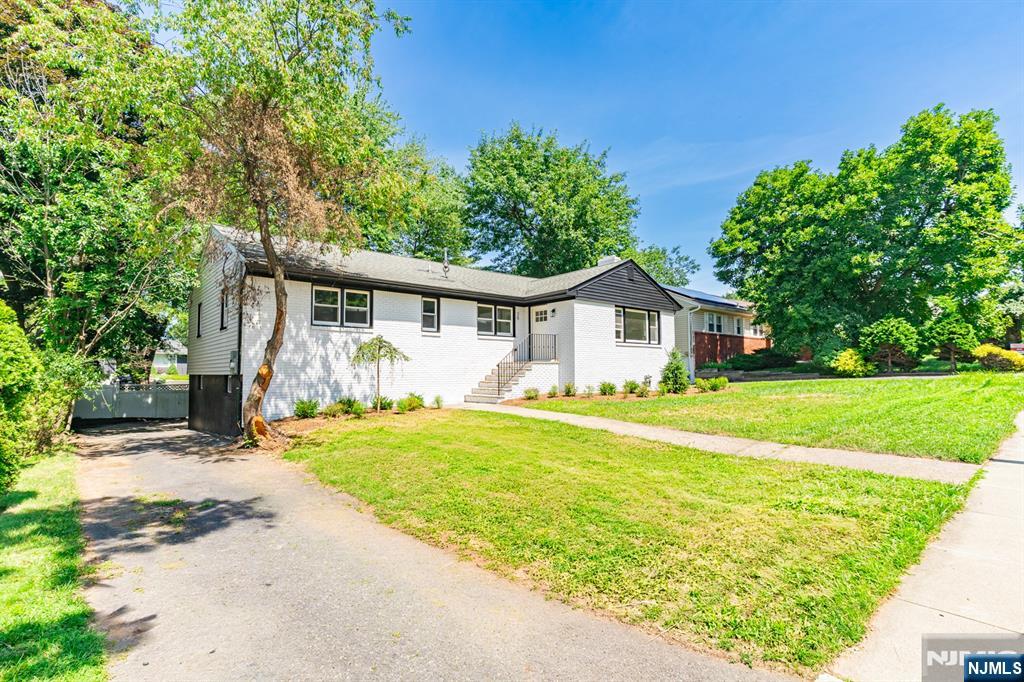main property photo 0