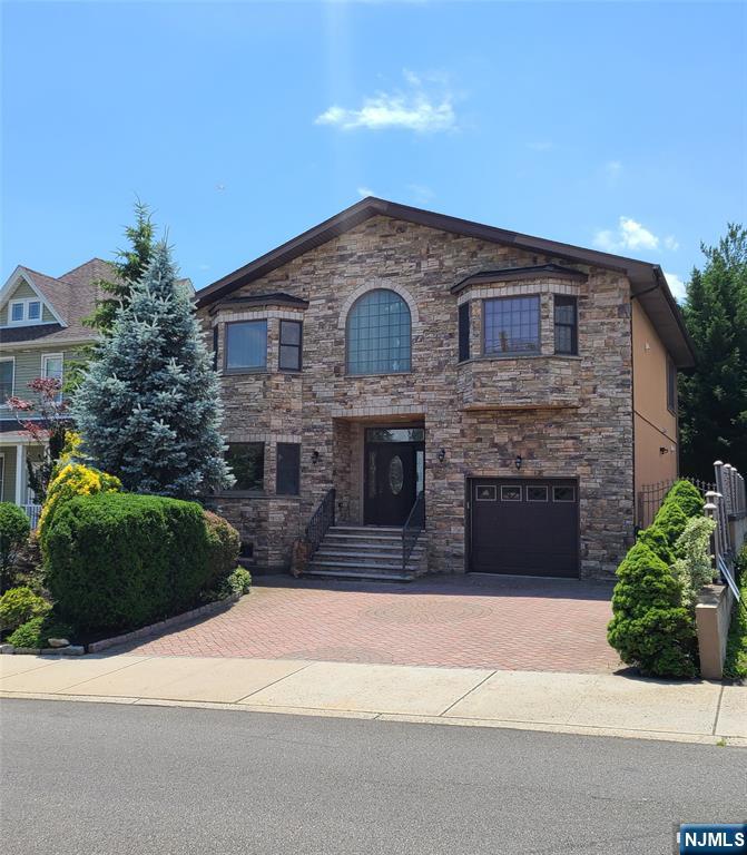 main property photo 0