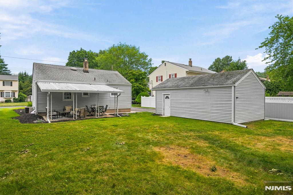 main property photo 39