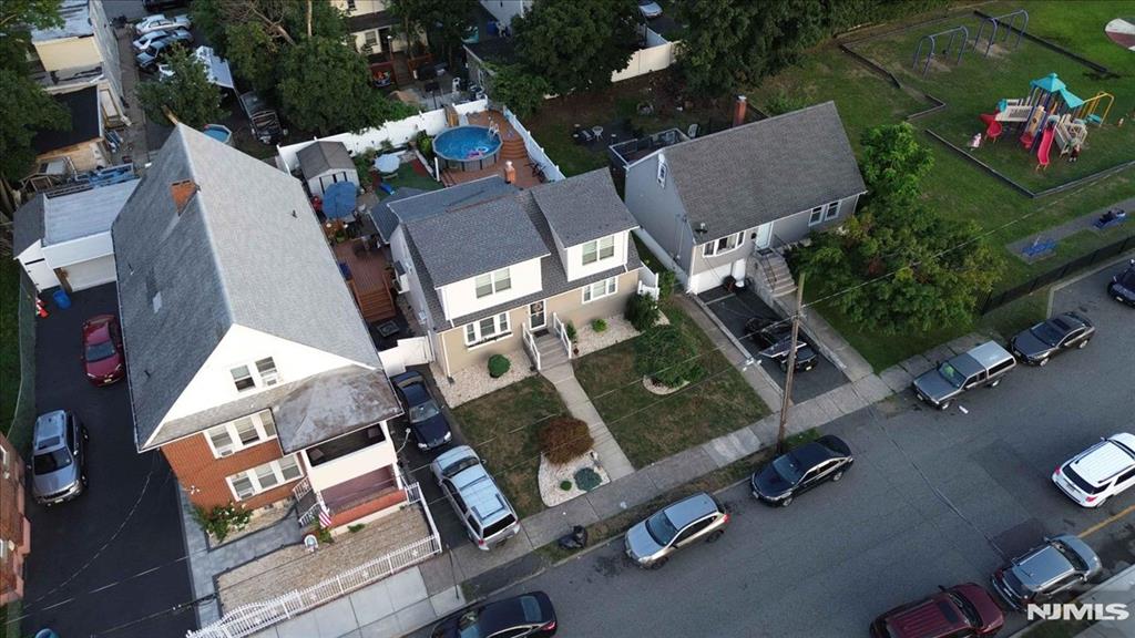 main property photo 37