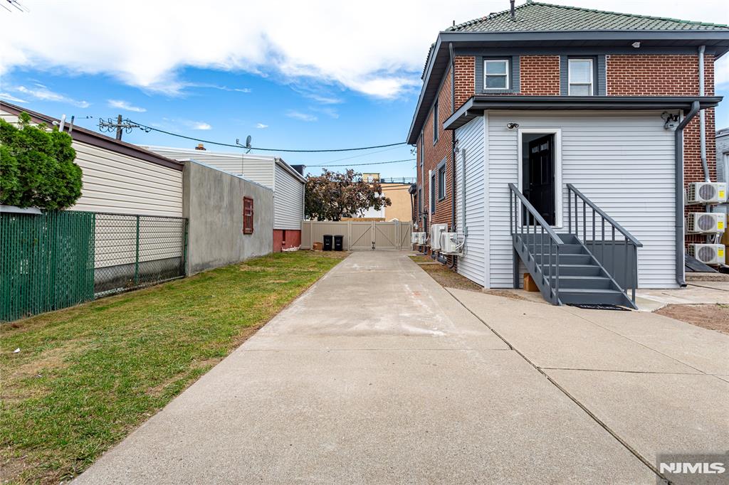 main property photo 47