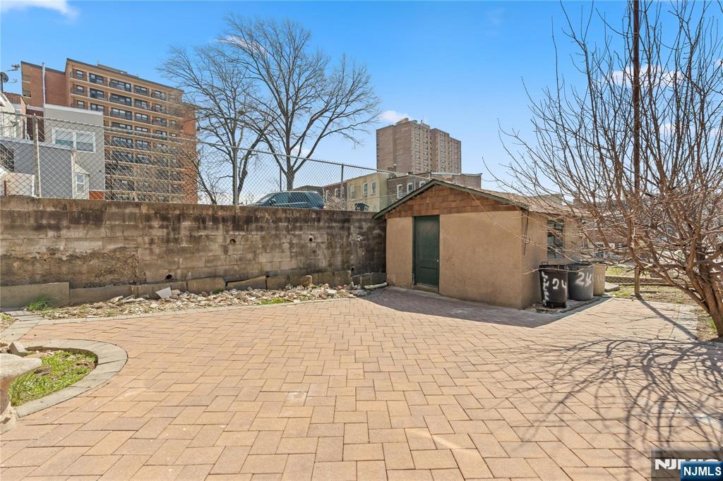 main property photo 12